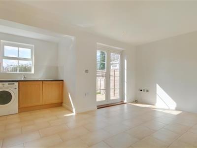 Property image 3 of home to let in Hadleigh Close, Shenley